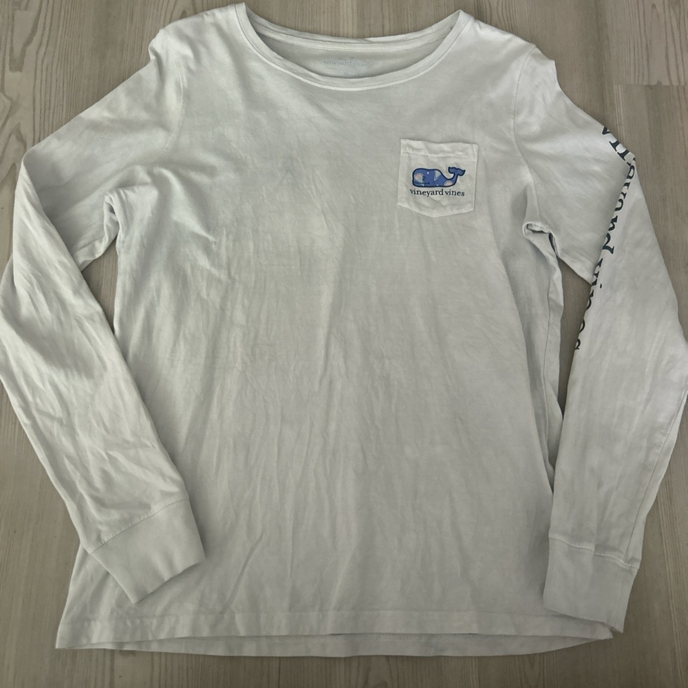 Vineyard Vines White and blue long sleeve pocket tee